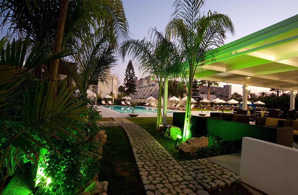 Frixos Suites Hotel Apartments ลาร์นาคา ภายนอก รูปภาพ
