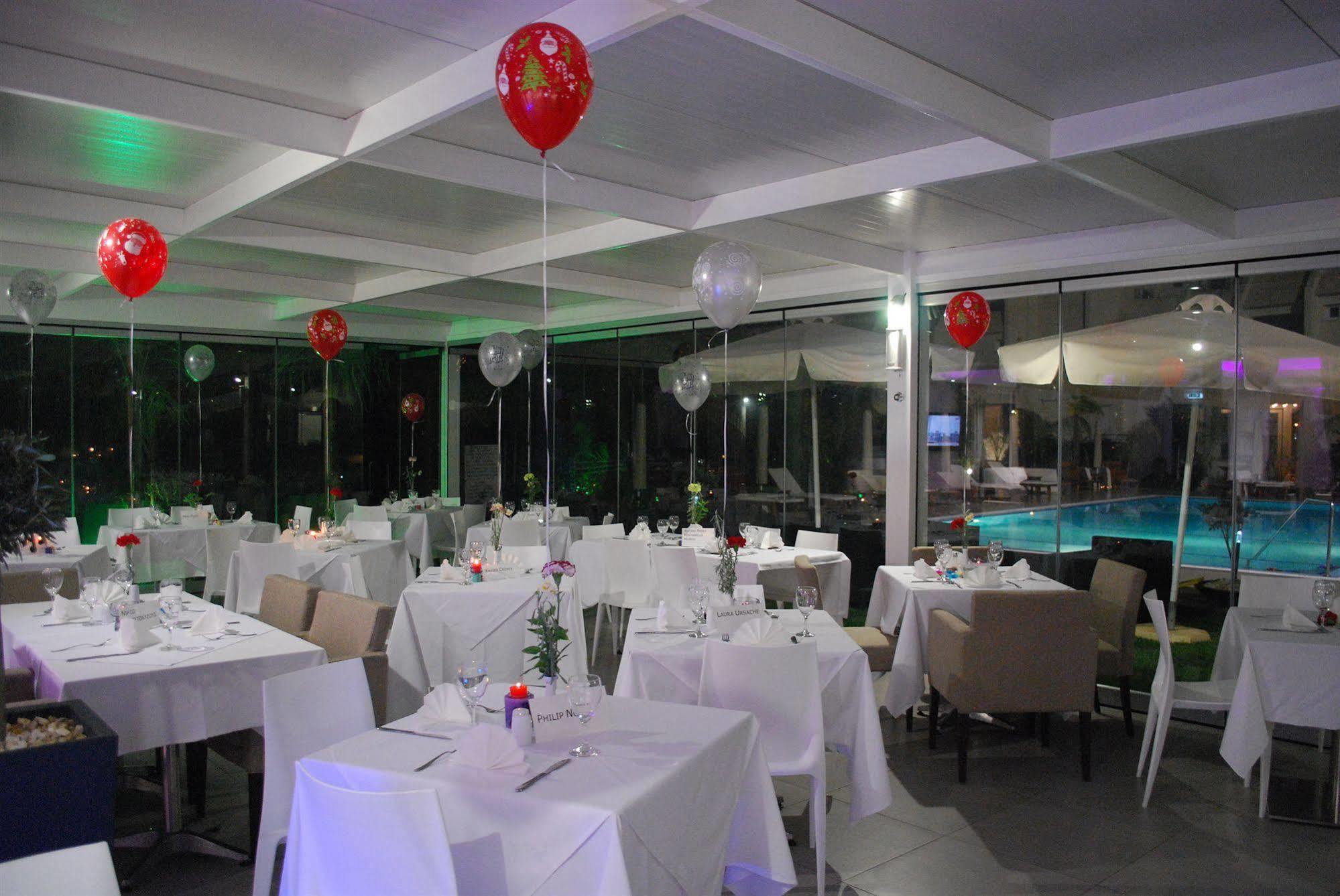 Frixos Suites Hotel Apartments ลาร์นาคา ภายนอก รูปภาพ