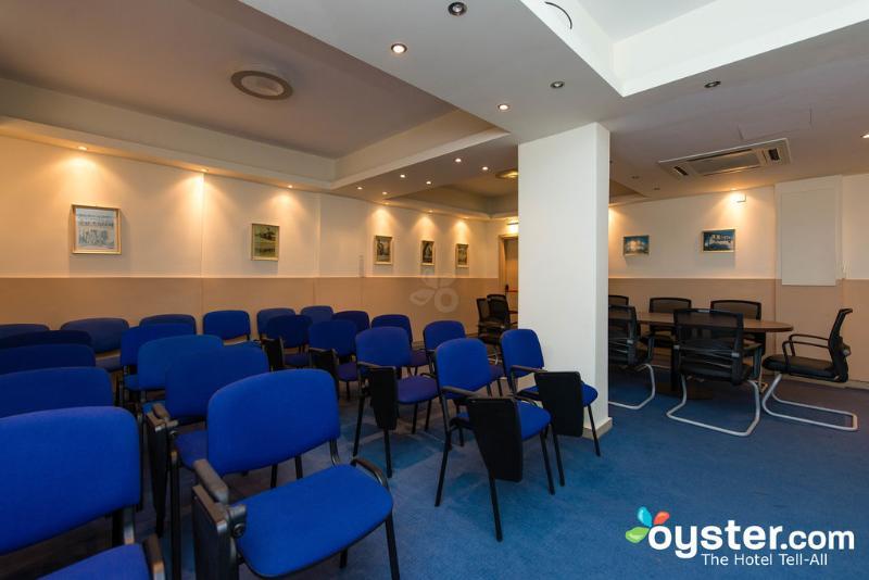 Frixos Suites Hotel Apartments ลาร์นาคา ภายนอก รูปภาพ