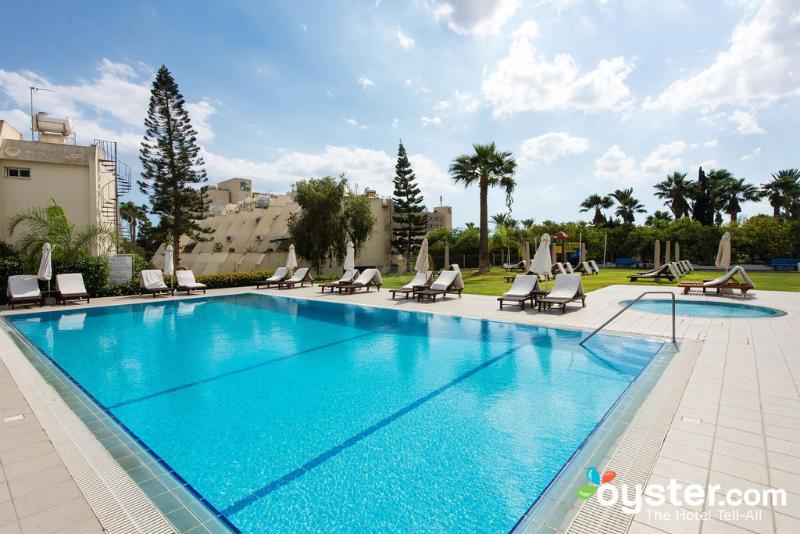Frixos Suites Hotel Apartments ลาร์นาคา ภายนอก รูปภาพ